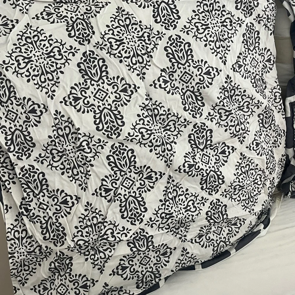 West Elm Reversible Geometric Queen Duvet Cover Set with 3 euro shams
